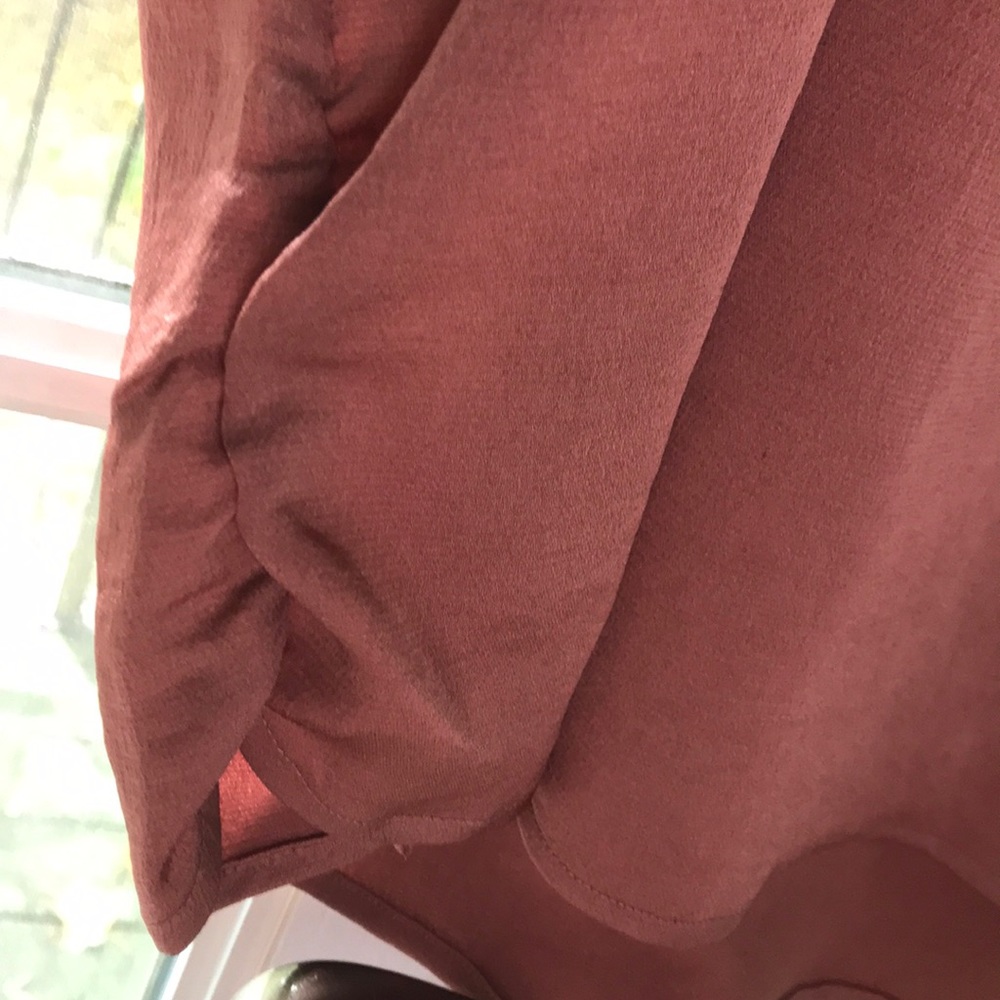 Polyester top. - Picture 2 of 7